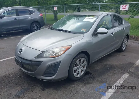 2011 Mazda Mazda3 I Sport z USA, uszkodzony, nr VIN JM1BL1UG7B1459259